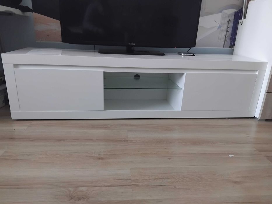 Sprzedam szafke rtv bialy polysk