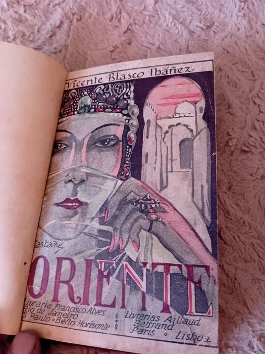 Livro Antigo A Caminho do Oriente