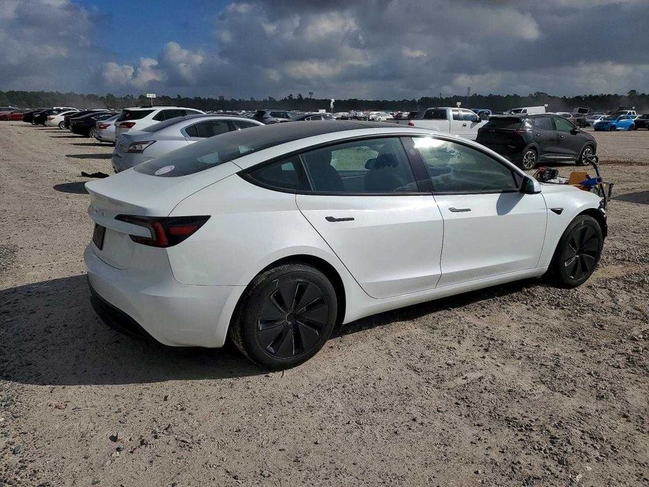 Tesla Model 3 2025