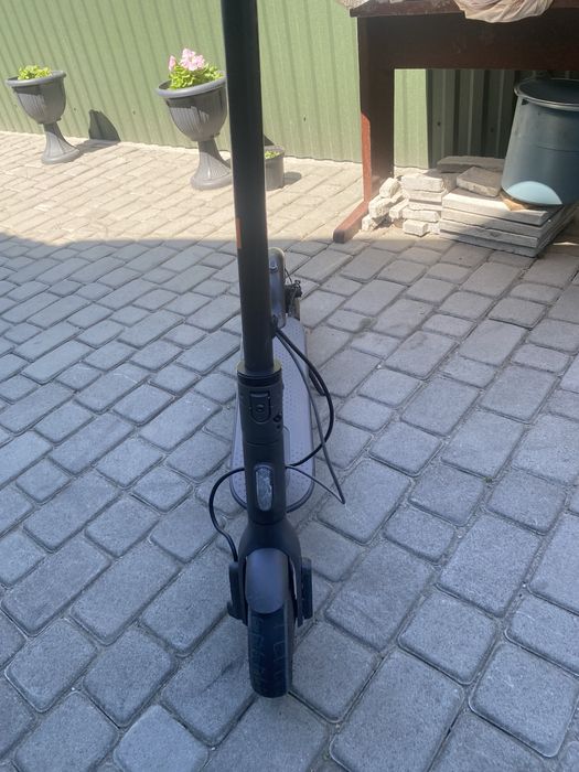 Продам електро самокат ксіомі