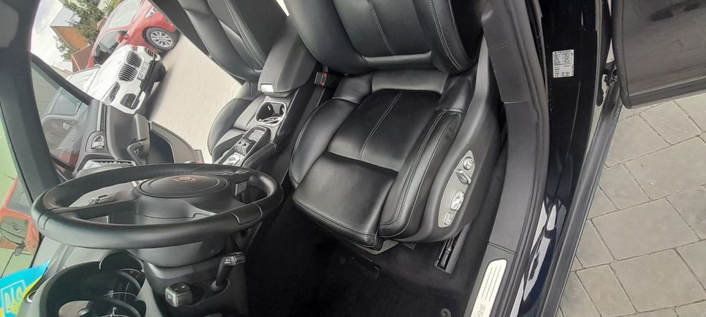 Прибирання квартир, будинків, миття вікон