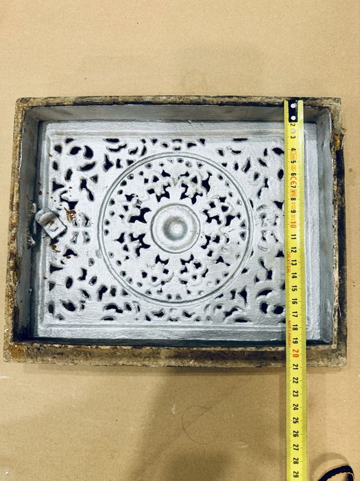 Drzwiczki do pieca ozdobne żeliwne 29,5x23,5