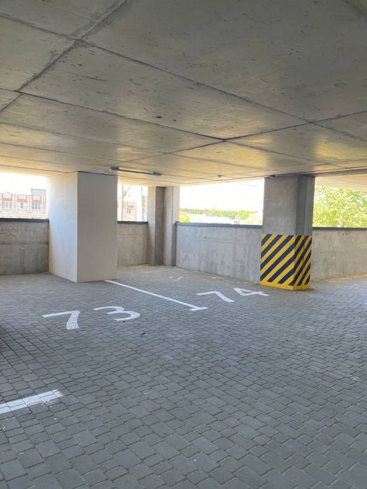 Оренда паркомісця в багаторівневому паркінгу ЖК.Resident Hall