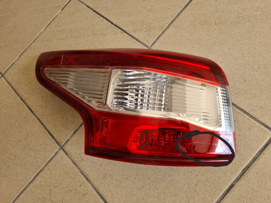 Farol Nissan Qashqai 1.5 dCi