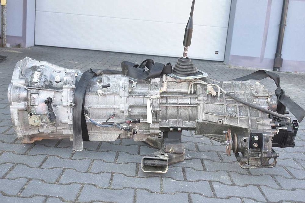 МКПП Mitsubishi L200 2,4 16-  коробка передач механіка Мітсубісі роздатка