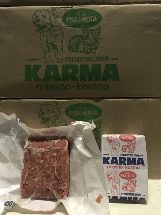 Karma mrożona mięsno kostna dla psa , kota