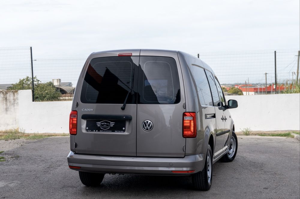 VW Caddy Maxi 2.0 TDI    (Desde 190€/mês financiamento)