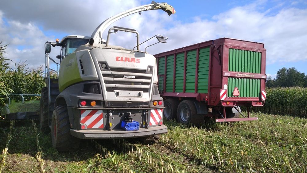 Mobilna mieszalnia pasz młyn pasza śrutowanie gniecenie