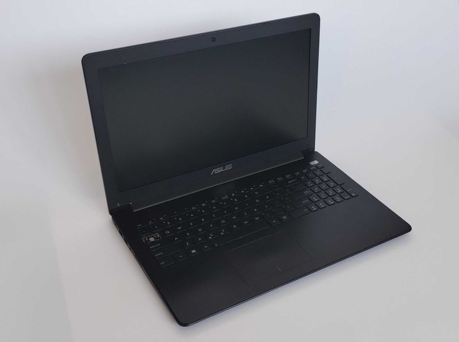 LP13 ASUS X502CA 15,6"  256GB SSD 4GB Celeron 1007U LAN VGA HDMII