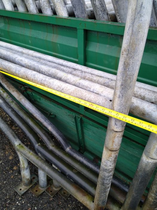 Stanowiska do krów agrafki dla krów przegrody płotki rurki ocynk