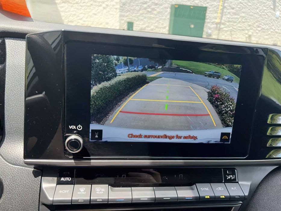 Toyota Camry      2025