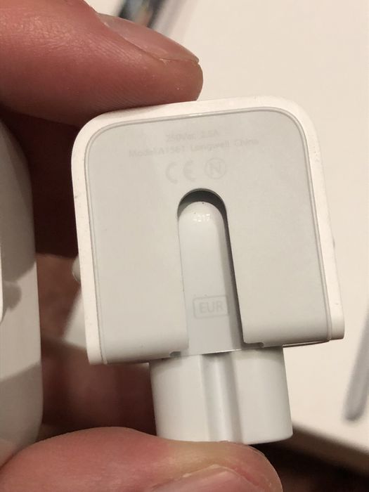 Оригинальные зарядные устройства, блочки, адаптеры из коробки iPad