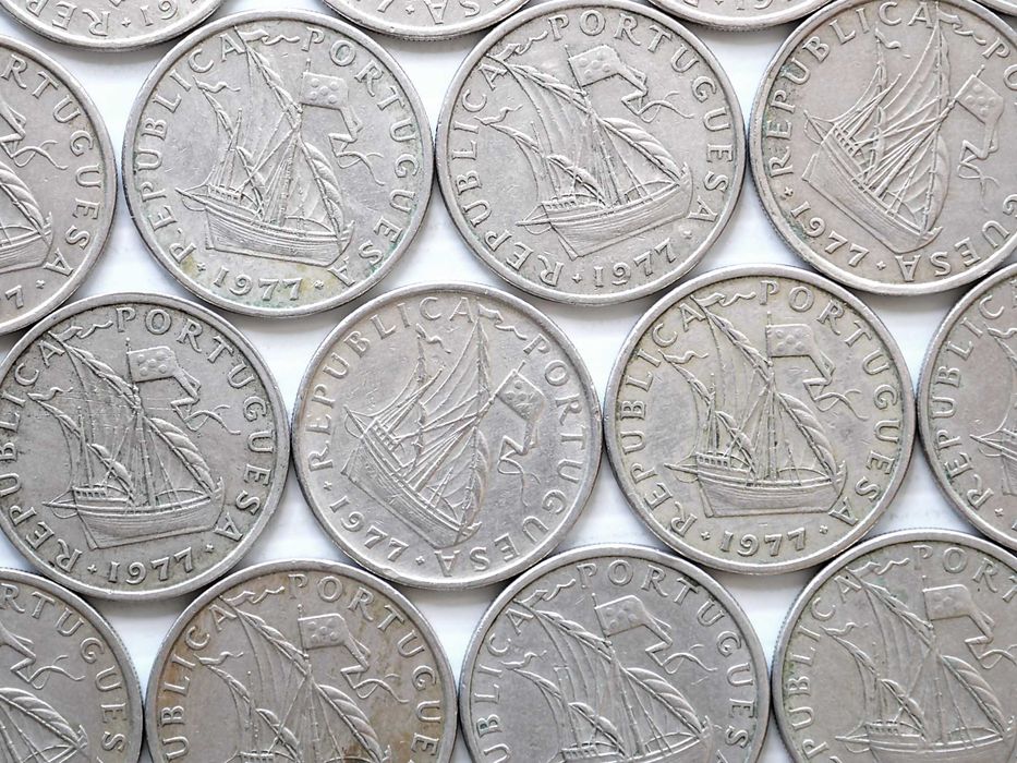 Lote de 28 Moedas 5 Escudos 1977