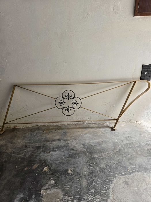 Grades de ferro de escadas