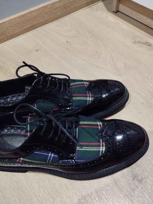 Czarne buty eleganckie męskie lakierki 45
