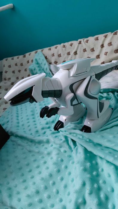 Robot dinozaur. .