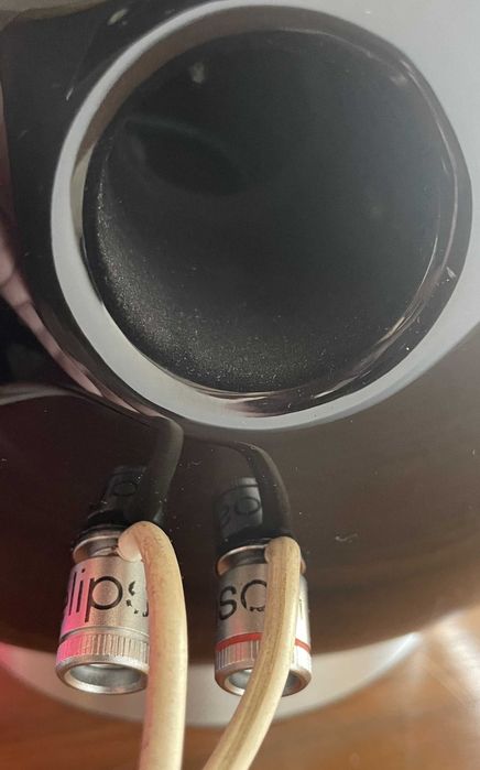 Colunas de Som Elipson Planet L, com as base de suporte originais