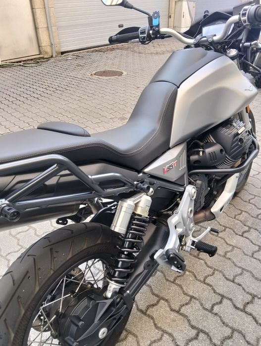 Moto Guzzi V85TT 2021