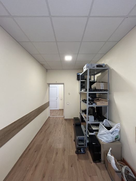 Продаж адміністративного примішення 650 кв.м.свіжий ремонт