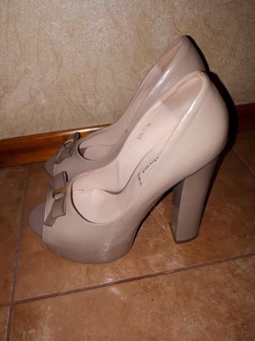 Продам туфлі