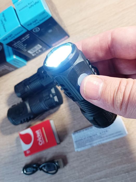 Фонарик ручной на аккумуляторе