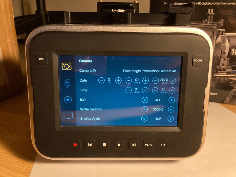 Blackmagic Production Camera 4K + SmallRig Cage + SSD 240 GB