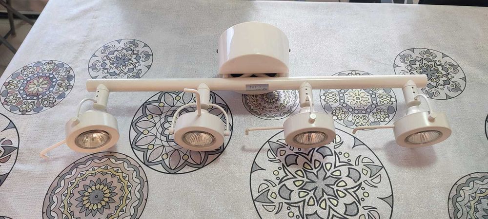 Candeeiro de teto projetor
