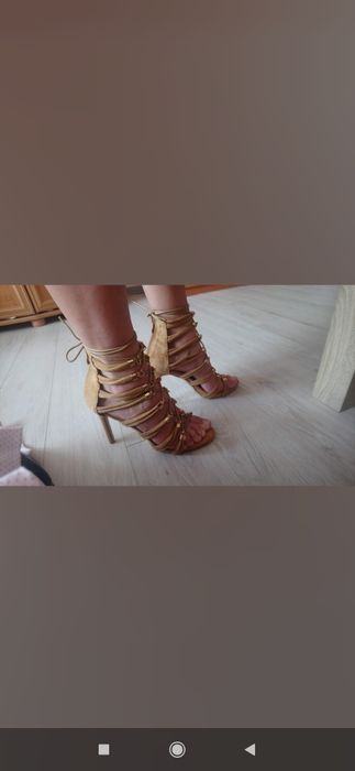 Sandałki na szpilce