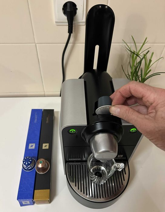 Máquina café NESPRESSO SIEMENS