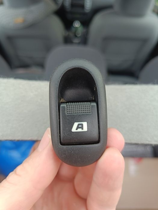 Кнопка склопідіймача з функцією AUTO Citroën / Peugeot (4 контакти)