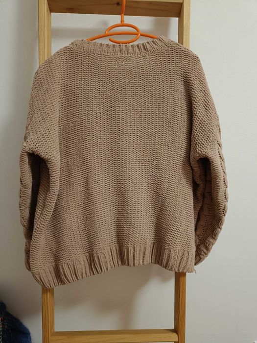 Camisola de malha grossa beje