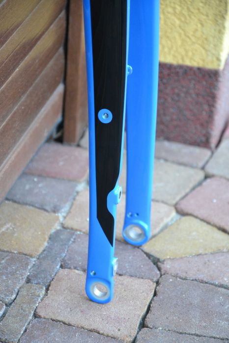 widelec full karbon Giant gravel sztywna oś nowy!