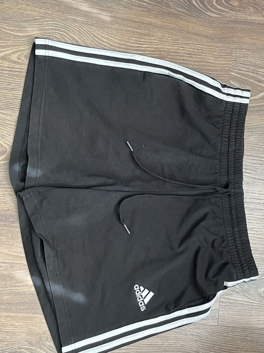 Спортивні шорти Adidas Essentials (Оригінал, розмір L)