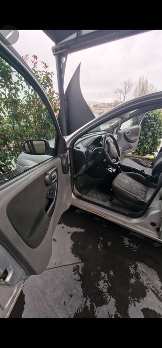 Corsa c 2001 , a gasolina