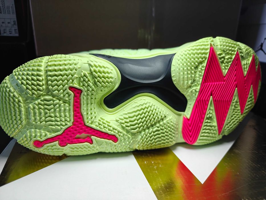 Оригінальні баскетбольні кросівки Jordan Why Not 6