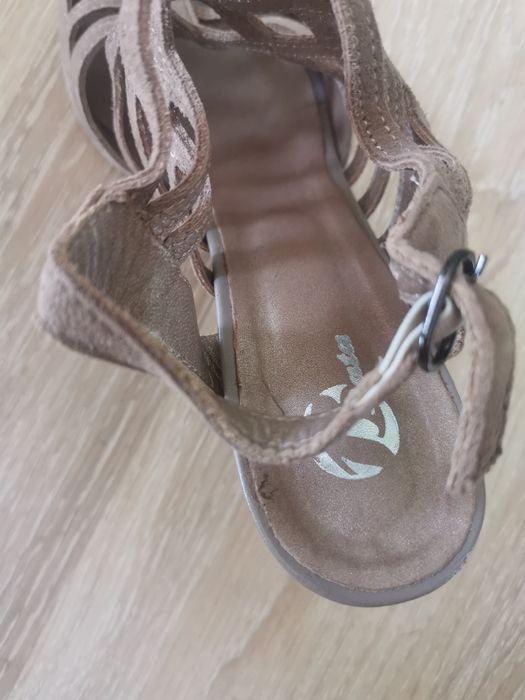 Buty na obsasie skóra r. 39