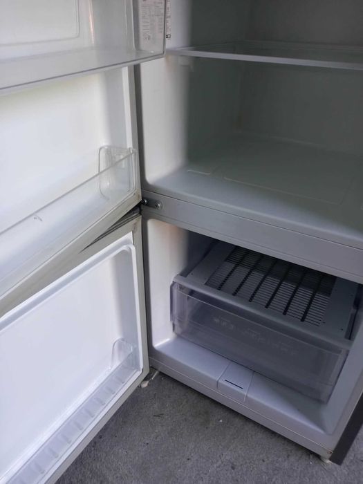 Lodówka Samsung używana – sprawna, ale do serwisu / na części