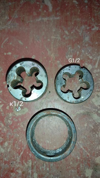 Метчик,плашка,плашкодержатель         .