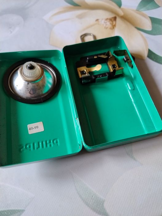 Latarka z PRL-U na baterię płaską