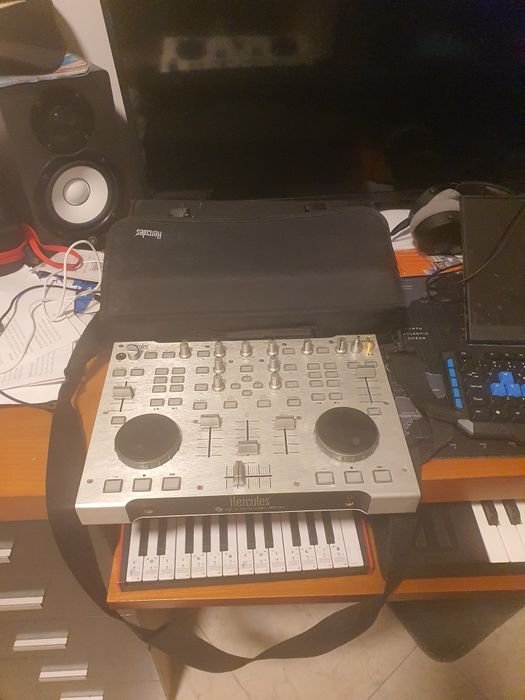 Mesa de mistura Hercules dj rmx