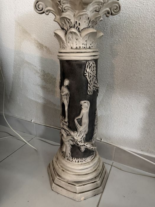 Coluna decorativa em pedra Mármore