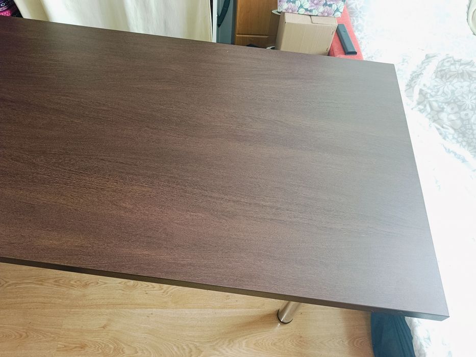 Duży stół z odkrecanymi nogami