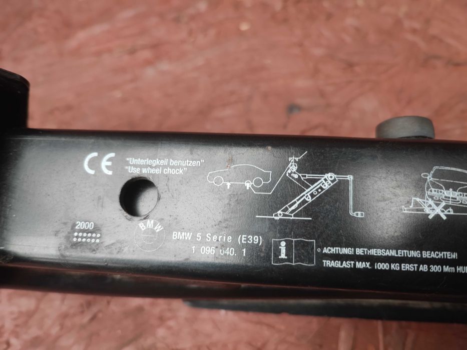 BMW E39 ORYGINALNY Lewarek podnoszenia auta / podnośnik w bdb  OEM