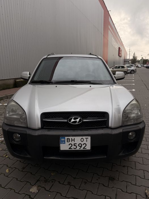 Hyundai Tucson 2.0 DOHC MT 142 к.с 4WD