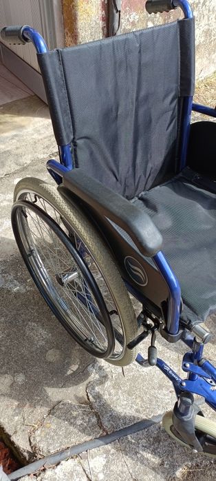 Cadeira Rodas Breezy 90