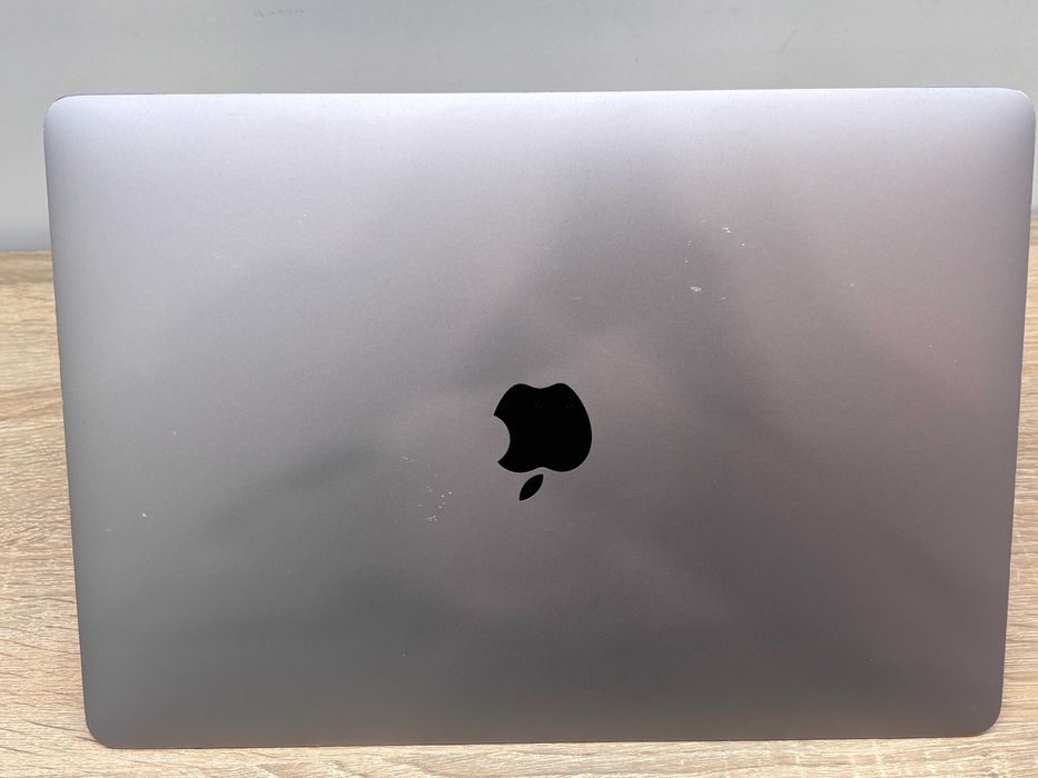 Macbook Pro 13" A1989- 16/256GB/Intel i7 - Touchbar - nowa bateria