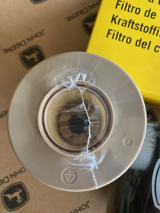 Продам паливні фільтра RE525523