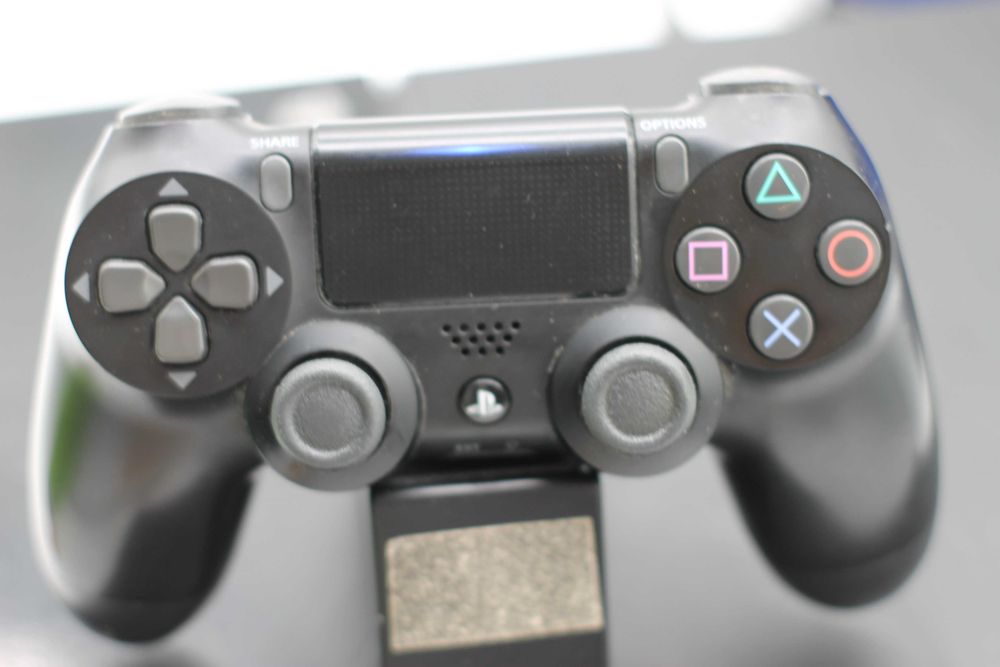 Sony PlayStation 4 500GB Czarna (PS4 Fat) + Pad DualShock 4