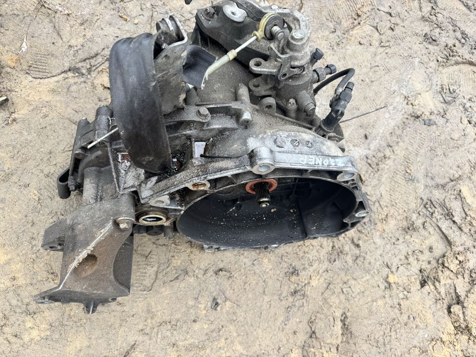 Кпп коробка передач 12788917 0822680 opel vectra c signum saab 2.0T