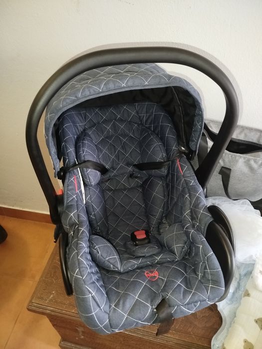 Carrinho de bebê 3 em 1 multifunções semi novo